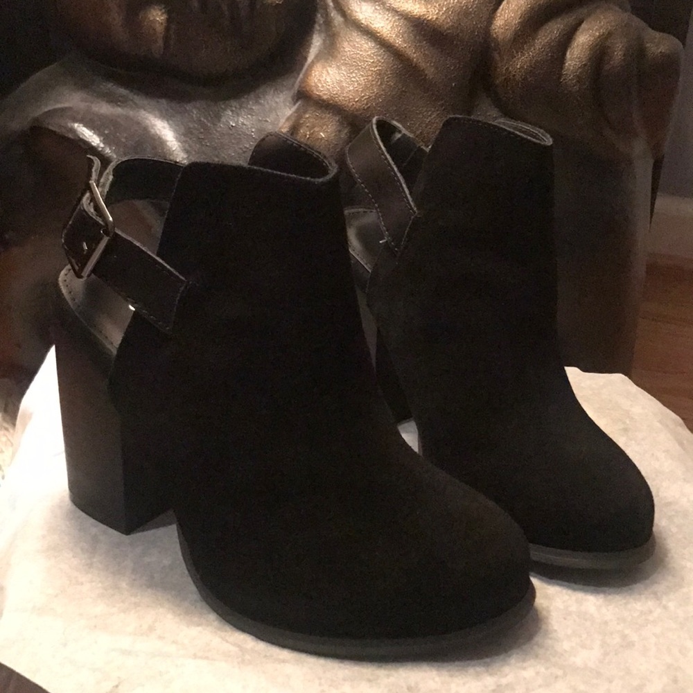 Torrid open back chunk wedge
